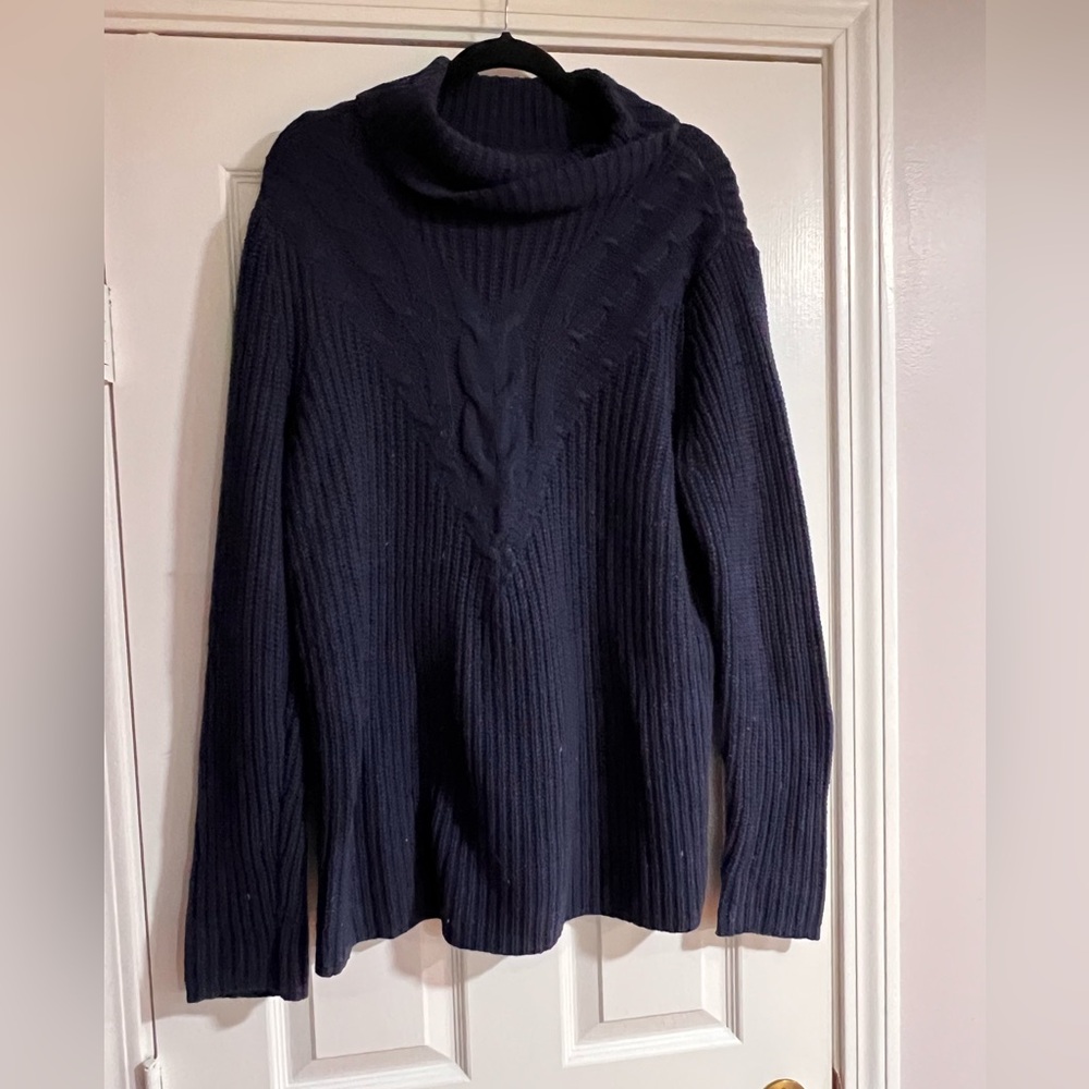 Navy Land’s End Turtleneck - L